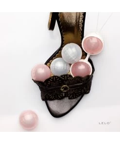 LELO LUNA Vaginal Balls 20 LELO LUNA Vaginal Balls -Sex Toy Store luna beads m1